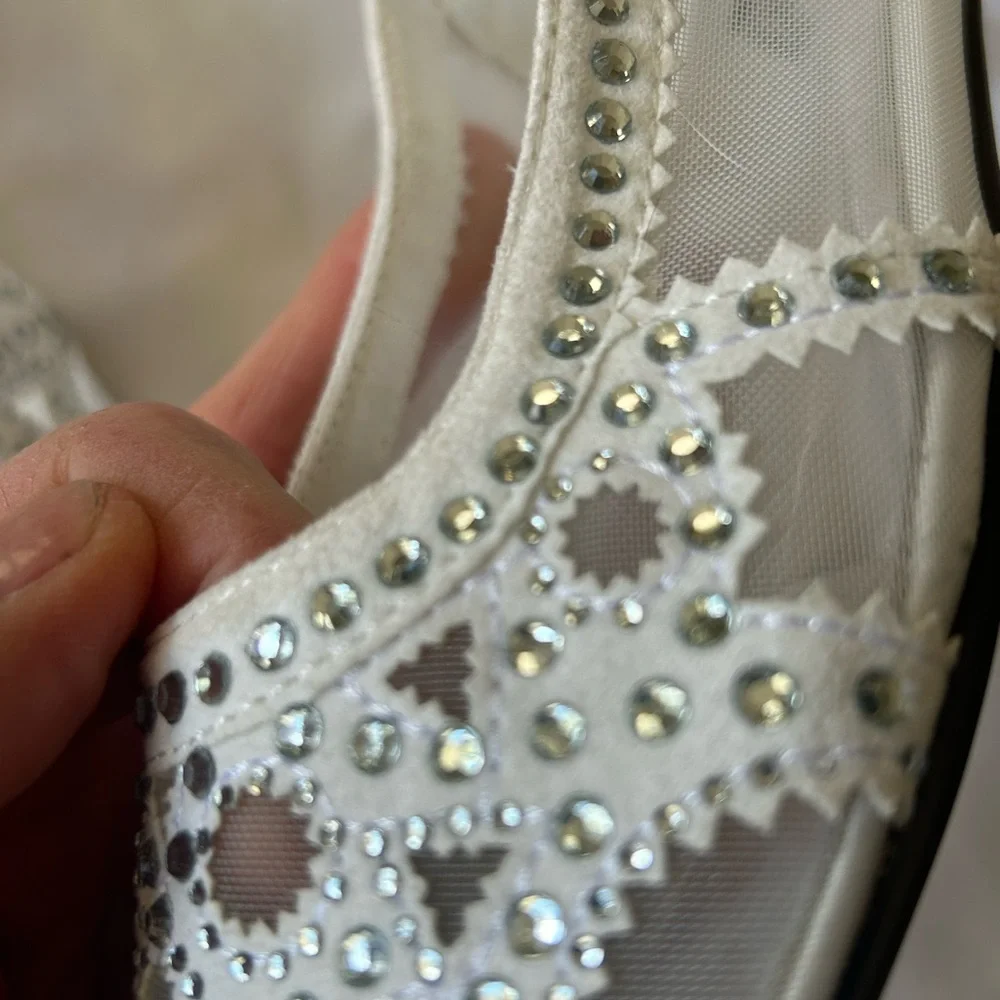 Bartley Mischa Gigi Gem NWOT girls dress flat. Communion/bridal ready. Perfect